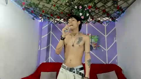 club_latinboys online show from July 28, 2026, 3:21 pm