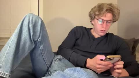 Snapshot of clydeaustin chatting on October 3, 2025, 2:30 am Clyde Austin online show from October 3, 2025, 2:30 am