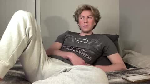 Snapshot of clydeaustin chatting on October 18, 2025, 2:47 am Clyde Austin online show from October 18, 2025, 2:47 am