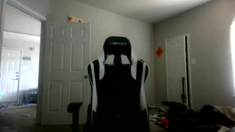 Snapshot of cmypenis chatting on June 17, 2026, 7:15 pm Master Bates online show from June 17, 2026, 7:15 pm