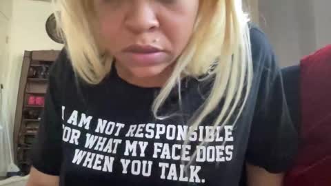 Snapshot of cocanutt_ chatting on December 1, 2025, 6:24 pm CocaNutt online show from December 1, 2025, 6:24 pm