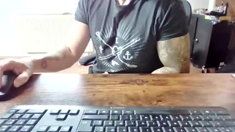 cock4onenight online show from November 12, 2025, 2:06 pm