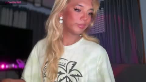 Snapshot of cockprincess_dianna chatting on December 17, 2025, 7:03 am PrincessDianna IslandGirl CUMSHOW in PVT and PASSWORDSHOW online show from December 17, 2025, 7:03 am