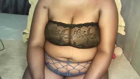 Snapshot of coco_vibes chatting on March 9, 2026, 12:31 pm Zuri online show from March 9, 2026, 12:31 pm