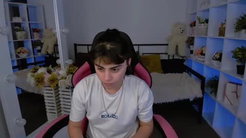 Snapshot of cocoa_sins chatting on October 27, 2025, 7:01 am Olivia online show from October 27, 2025, 7:01 am