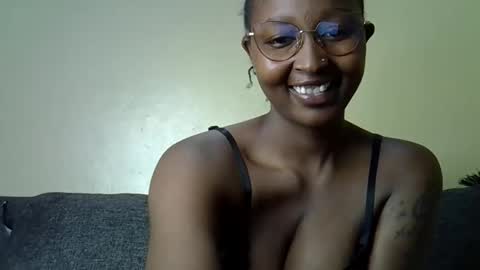 Snapshot of cocobaby_ chatting on May 3, 2026, 5:52 pm Coco online show from May 3, 2026, 5:52 pm
