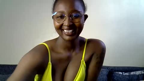 Snapshot of cocobaby_ chatting on May 16, 2026, 10:47 am Coco online show from May 16, 2026, 10:47 am