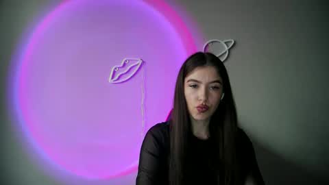 cocoberry1 online show from November 30, 2025, 11:14 am