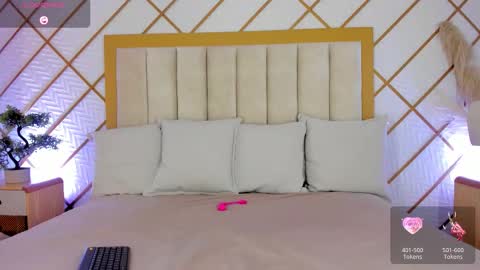 Snapshot of cocodamore1 chatting on October 18, 2025, 11:44 am    online show from October 18, 2025, 11:44 am