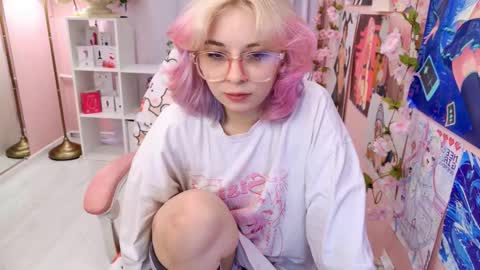 Snapshot of coconut_mia chatting on October 11, 2025, 1:53 pm Mia online show from October 11, 2025, 1:53 pm