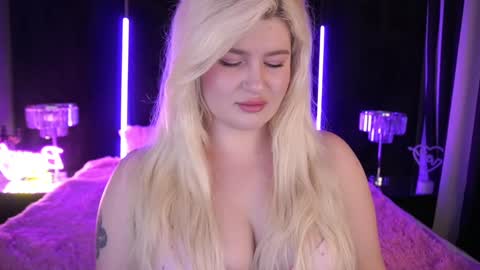 onlyfans amyleyy online show from December 8, 2024, 7:47 am