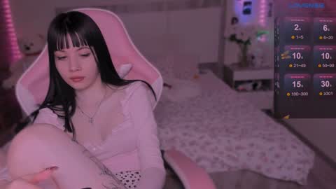 Snapshot of coddleweeper chatting on January 21, 2025, 12:46 am Hello guys my name is Coddle online show from January 21, 2025, 12:46 am