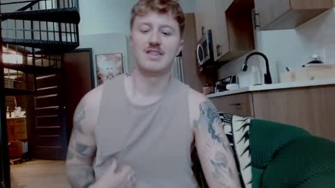 Snapshot of codygunzxxx2 chatting on April 15, 2026, 12:39 am Cody and Emeraldboy online show from April 15, 2026, 12:39 am