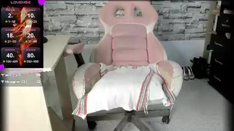 laurita online show from July 15, 2026, 2:33 pm