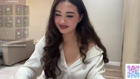 Snapshot of coffee_wihtout_milk chatting on April 23, 2026, 11:40 pm Yumi online show from April 23, 2026, 11:40 pm
