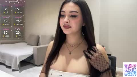 Snapshot of coffee_wihtout_milk chatting on July 13, 2026, 10:34 pm Yumi online show from July 13, 2026, 10:34 pm
