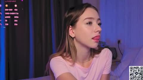 Snapshot of cold_waterfall chatting on October 18, 2025, 3:31 am Criss online show from October 18, 2025, 3:31 am