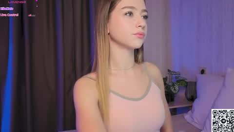 Snapshot of cold_waterfall chatting on October 21, 2025, 3:51 am Criss online show from October 21, 2025, 3:51 am