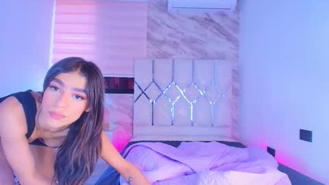 colett online show from November 7, 2025, 12:05 pm