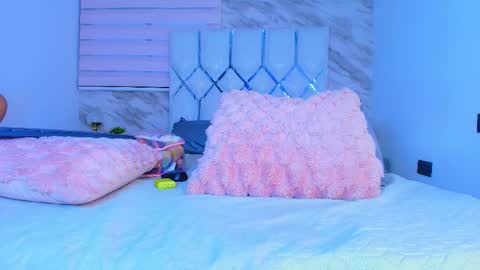 Snapshot of colett_hall chatting on February 14, 2026, 12:13 pm colett online show from February 14, 2026, 12:13 pm