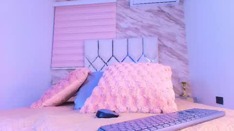 Snapshot of colett_hall chatting on March 15, 2026, 11:49 am colett online show from March 15, 2026, 11:49 am