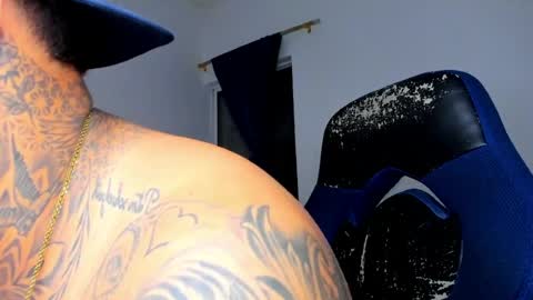 colin_fox1 online show from April 30, 2026, 1:34 am
