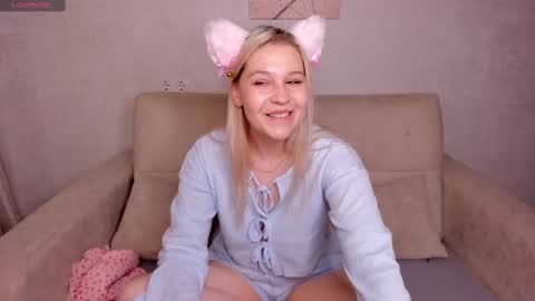 Snapshot of colleen_blake chatting on January 2, 2025, 1:06 am Collen Mon Tue Wed Thu Fri GMT 3 0300am - 0900am online show from January 2, 2025, 1:06 am