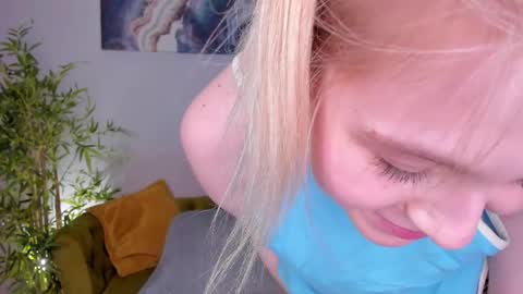Snapshot of colleen_blake chatting on June 4, 2026, 5:30 pm Collen Mon Tue Wed Thu Fri GMT 3 0300am - 0900am online show from June 4, 2026, 5:30 pm