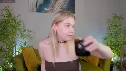 Snapshot of colleen_blake chatting on June 7, 2026, 4:55 pm Collen Mon Tue Wed Thu Fri GMT 3 0300am - 0900am online show from June 7, 2026, 4:55 pm