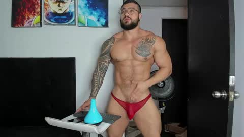 college_muscle_ass online show from December 24, 2024, 6:39 pm