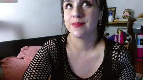 Snapshot of collette_beaufoy chatting on March 27, 2026, 8:37 am Collette online show from March 27, 2026, 8:37 am