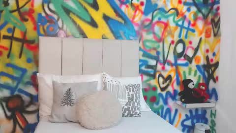 valentina online show from February 18, 2026, 2:02 pm