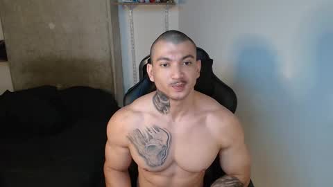 Snapshot of colombianmuscle8 chatting on November 14, 2025, 3:27 am colombianmuscle8 online show from November 14, 2025, 3:27 am
