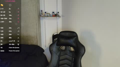 Snapshot of colombianmuscle8 chatting on April 4, 2026, 2:43 am colombianmuscle8 online show from April 4, 2026, 2:43 am