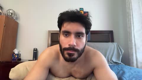 colombianstud94 online show from April 9, 2026, 12:21 pm