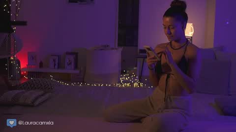 Laura online show from December 21, 2024, 11:24 pm