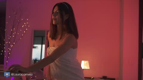 Laura online show from January 19, 2025, 11:00 pm