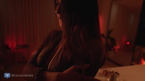 Snapshot of colouristic chatting on October 12, 2025, 1:48 am Laura online show from October 12, 2025, 1:48 am