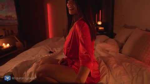 Snapshot of colouristic chatting on October 22, 2025, 2:01 am Laura online show from October 22, 2025, 2:01 am