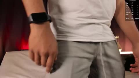 colstorw_ online show from November 25, 2025, 10:26 am