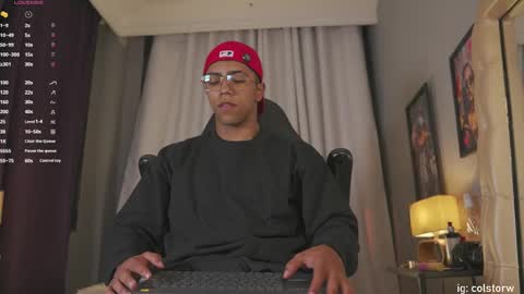 colstorw_ online show from May 6, 2026, 10:42 am