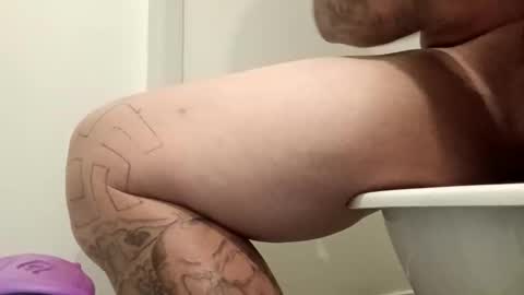 comegetme19 online show from October 18, 2025, 2:40 pm