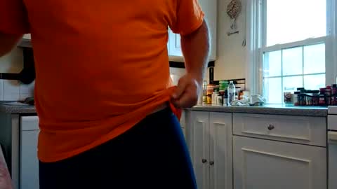 Snapshot of comegetmeinthemorning chatting on April 29, 2026, 6:58 pm comegetmeinthemorning online show from April 29, 2026, 6:58 pm