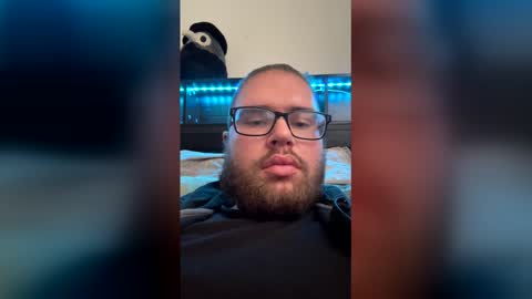 Comfortable bite online show from December 15, 2025, 10:25 pm