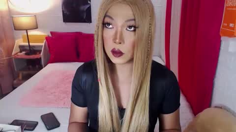 QUEEN SABRINA online show from December 19, 2025, 6:53 am