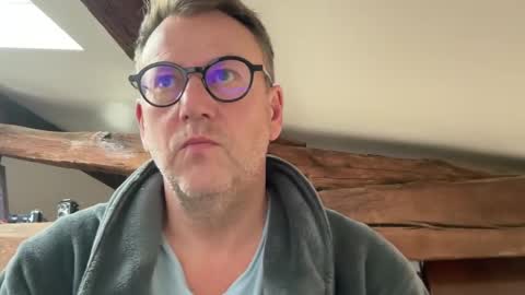 Snapshot of compay69 chatting on December 24, 2024, 9:28 am compay69 online show from December 24, 2024, 9:28 am