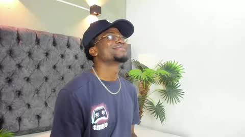 Snapshot of compton_01 chatting on October 4, 2025, 4:10 am COMPTON online show from October 4, 2025, 4:10 am