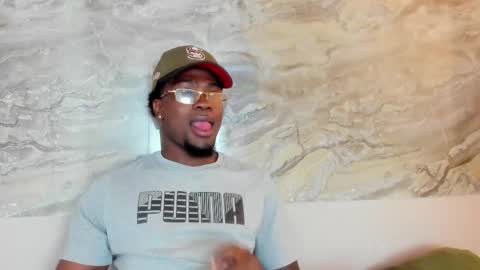 Snapshot of compton_01 chatting on October 18, 2025, 4:15 am COMPTON online show from October 18, 2025, 4:15 am