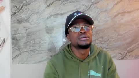 Snapshot of compton_01 chatting on October 27, 2025, 3:43 am COMPTON online show from October 27, 2025, 3:43 am