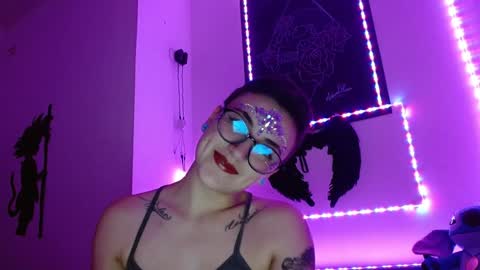 lyan onlyfans n linda online show from December 13, 2024, 7:10 pm